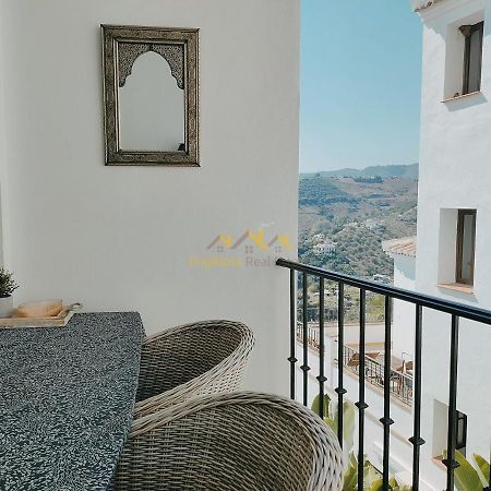 Lovely 2 Bedroomed Apartment With Pool Frigiliana Exterior foto